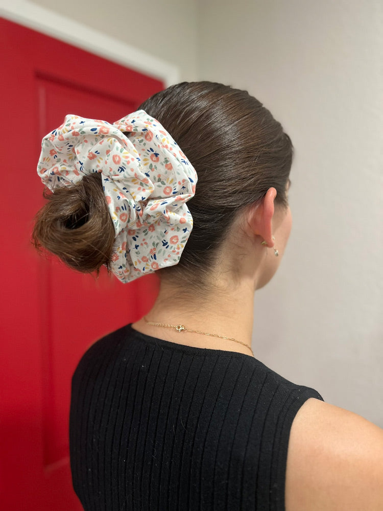 Alexis Petite Scrunchie