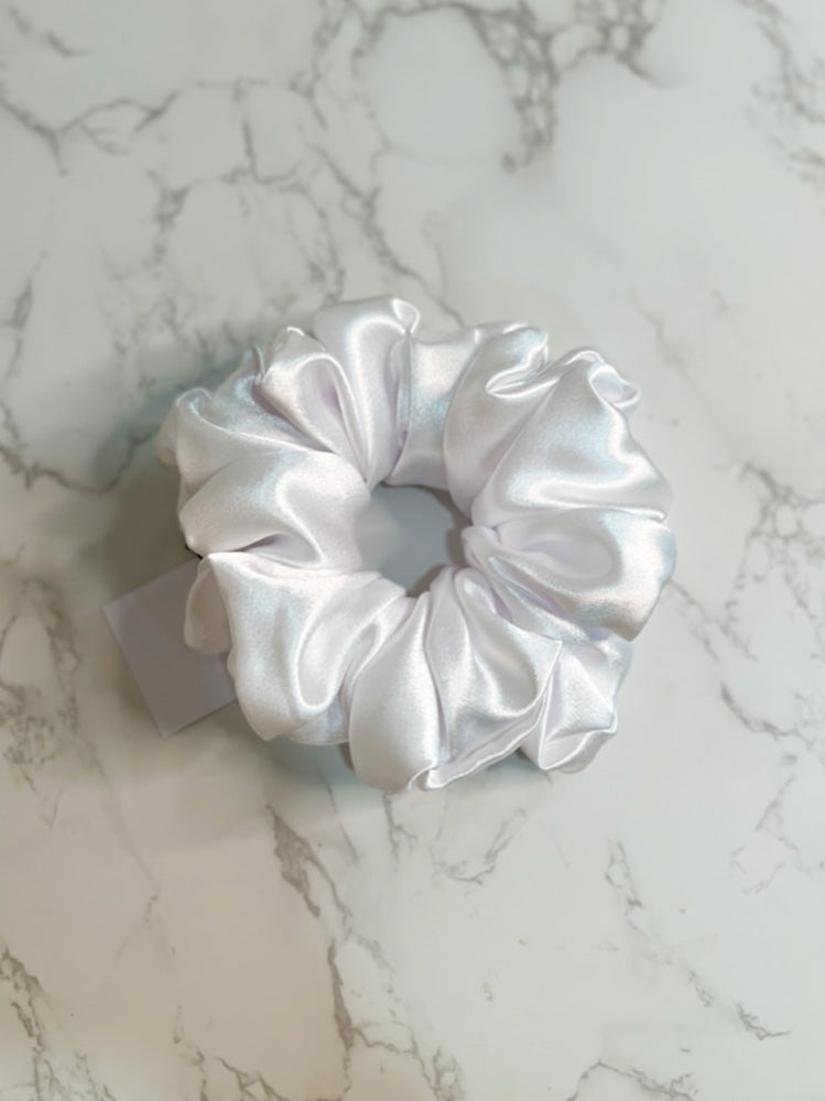 Yuki Jumbo Scrunchie
