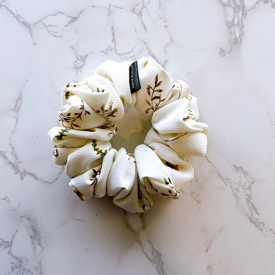 Xara Petite Scrunchie | Beige | Floral