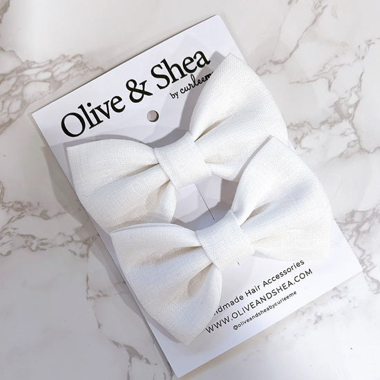 White Classic Linen Bow Set