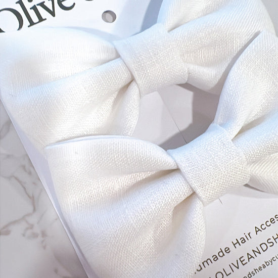 White Classic Linen Bow Set