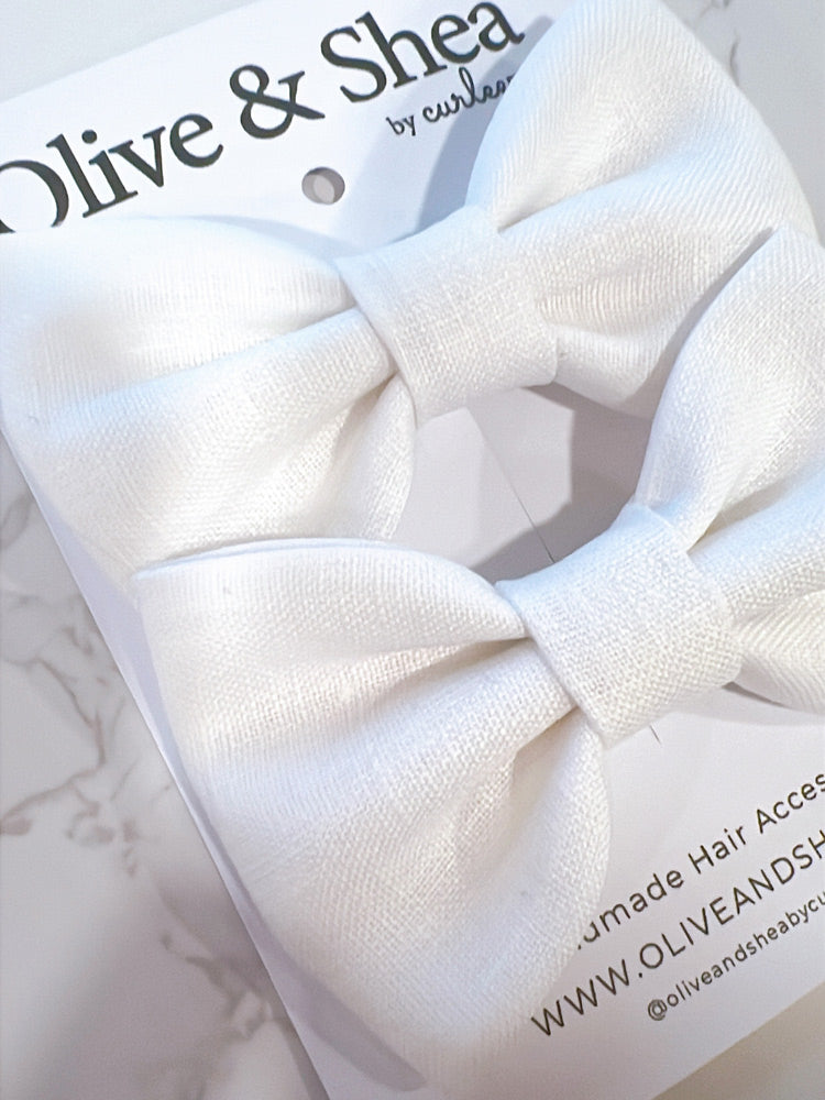 White Classic Linen Bow Set
