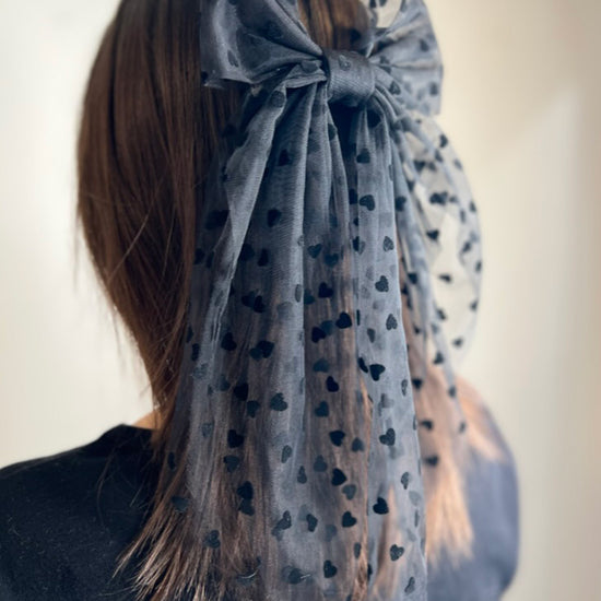 Temptress Black Heart Hair Bow