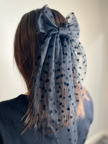 Temptress Black Heart Hair Bow