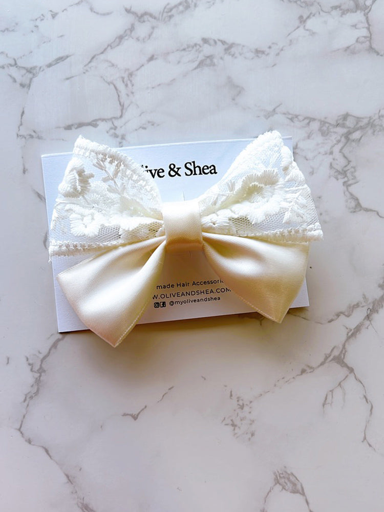 Laura Small Lace Bow