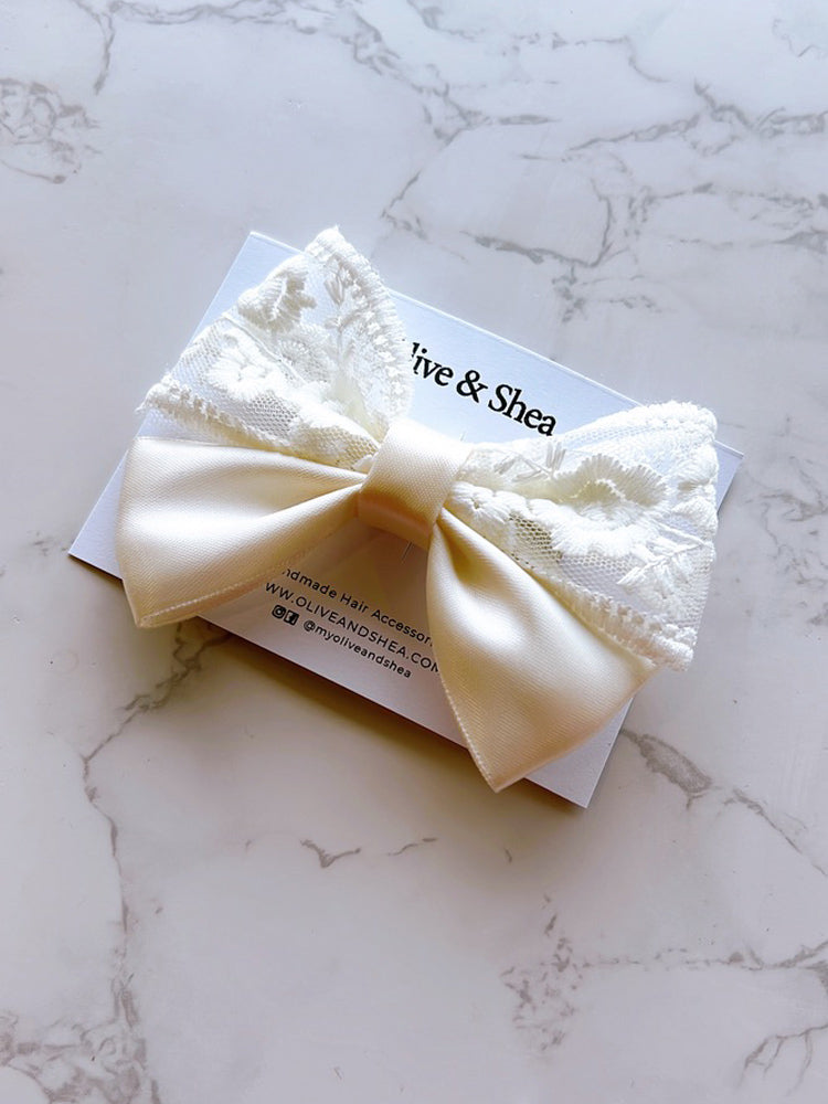 Laura Small Lace Bow