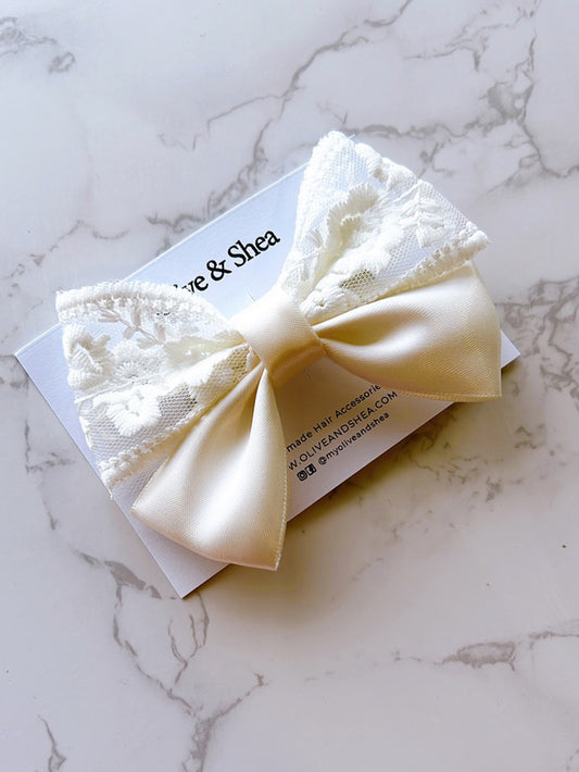 Laura Small Lace Bow