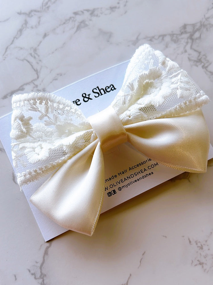 Laura Small Lace Bow