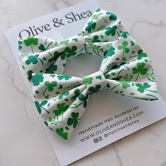Shamrock pigtail bow set