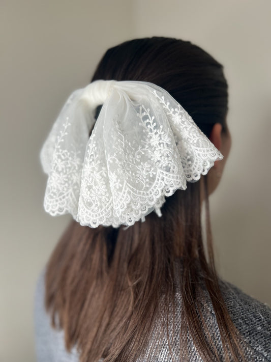 Flow Lace Hair Bow