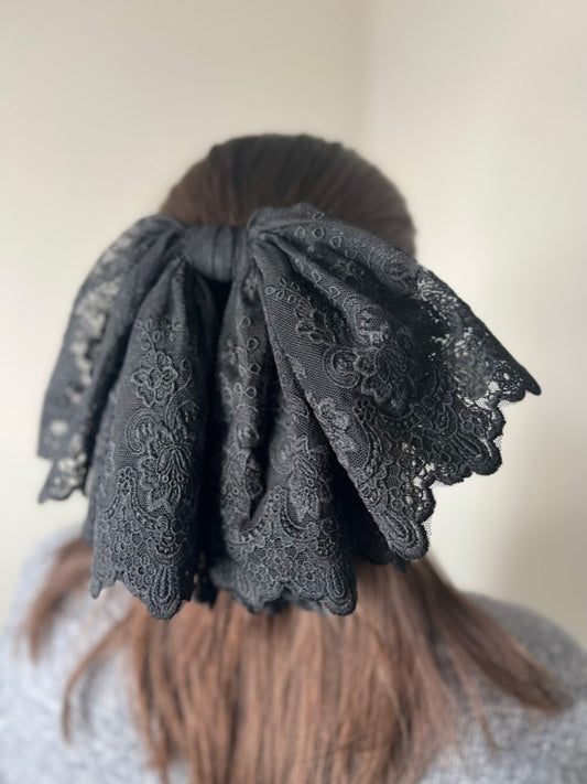 Black Flow Lace Bow