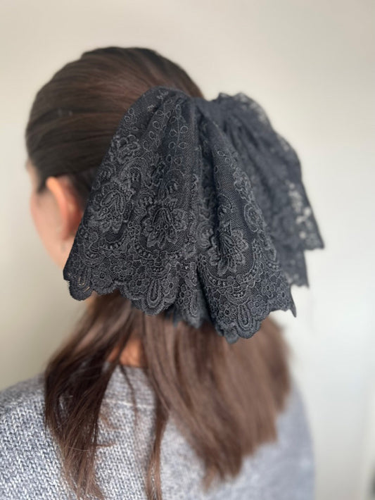 Black Flow Lace Bow