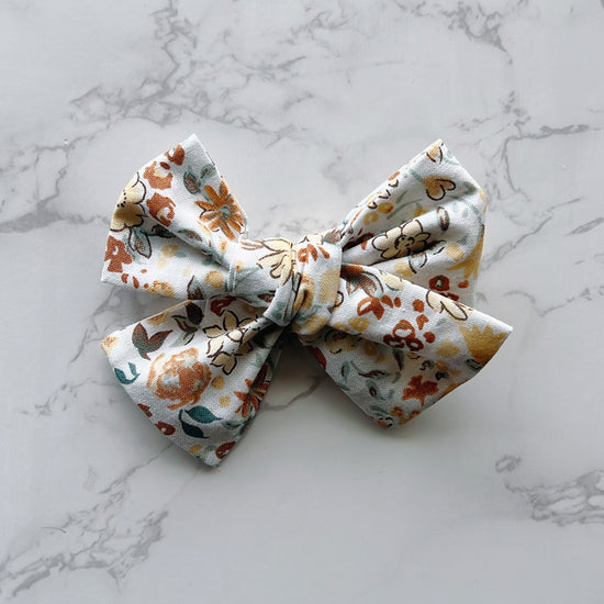 Ari Knot Bow