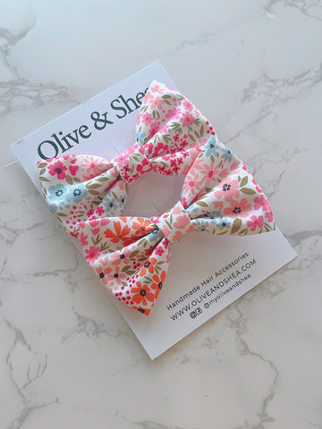 Rosy Petals Bow Set