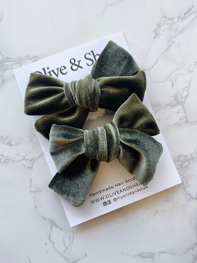 Green Velvet Pigtail Bow Set